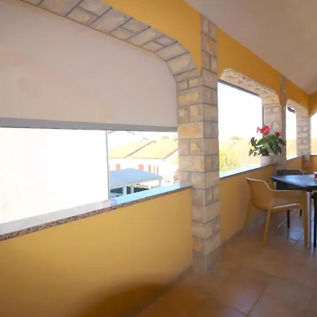 Tancel In Strandnaehe, Klimatisiert Porec